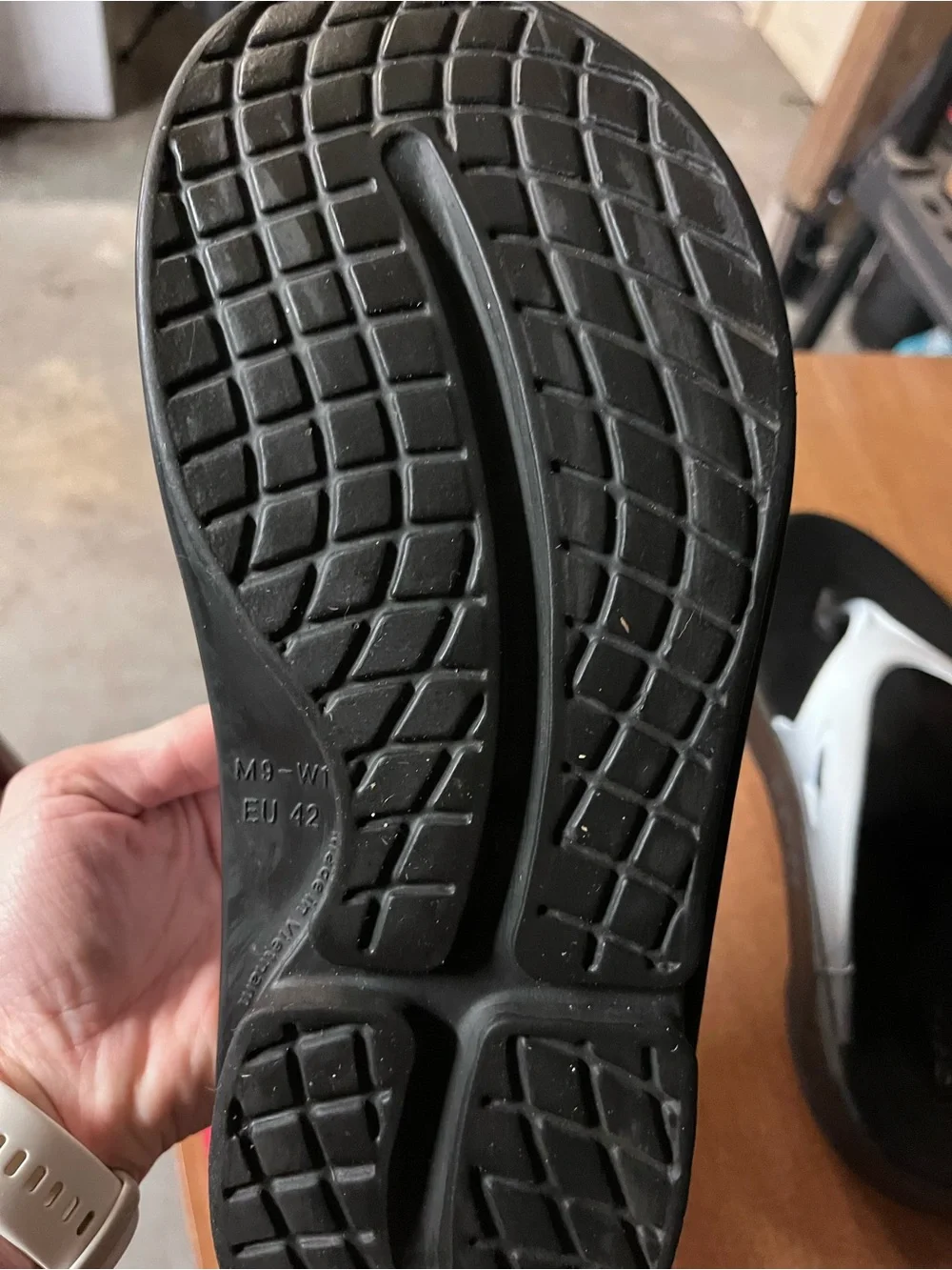 OOFOS Comfort Recovery Flip Sandals
